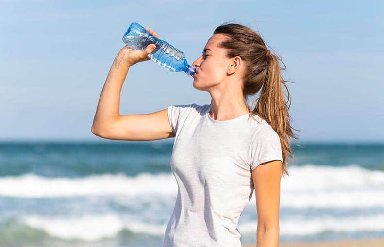 Parallelo Health - your source for health, workouts, food, supplements and more - blog - 10 Easy Tips to Get a Flat Stomach - drink more water